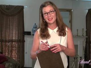 Порно видео подглядывание под юбку